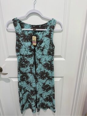 Tommy Bahama Spoon Mums sleeveless women’s tropical dress in Birds Egg Blue NWT